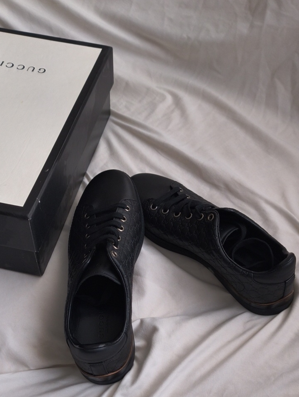 Gucci Black Low-Top Signature Monogram Sneakers
